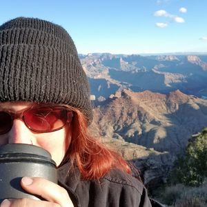 Meet your Posher, Traci